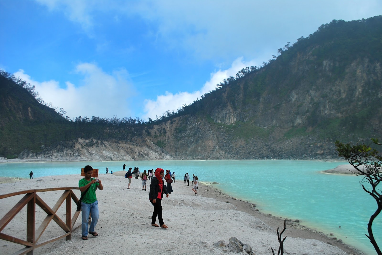 Harga Tiket Masuk dan Lokasi Kawah Putih Ciwidey, Tempat Wisata di Jawa