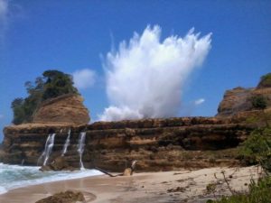 5 Tempat Wisata Alam Pantai Di Tulungagung Yang Membuatmu Terpesona Di Buatnya