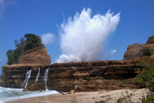 5 Tempat Wisata Alam Pantai Di Tulungagung Yang Membuatmu Terpesona Di Buatnya