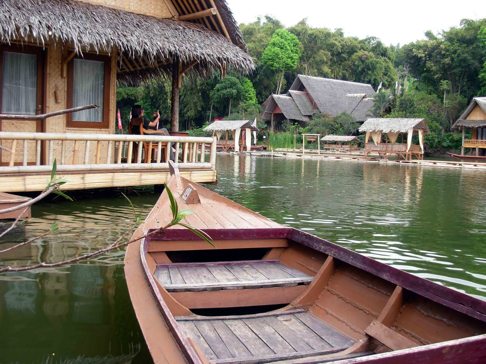 Rute dan Lokasi Kampung Sampireun, Destinasi Tempat Wisata ...