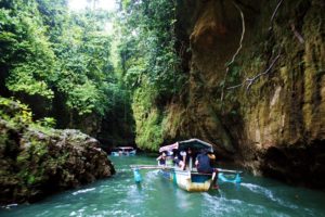 Pesona Keindahan Green Canyon, Destinasi Tempat Wisata di Jawa Barat Cocok Untuk Kalian Pecinta Rafting
