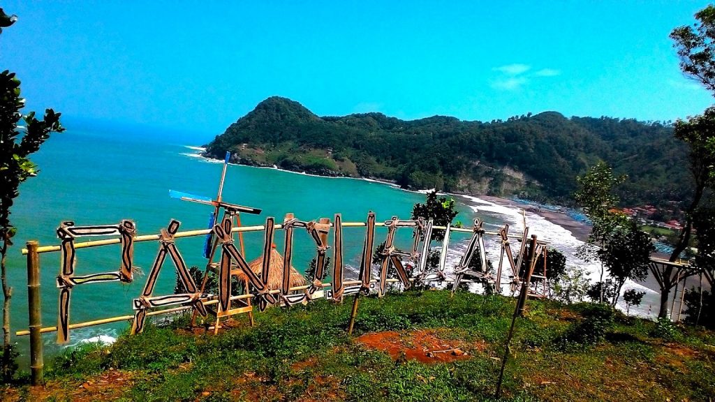 Lokasi Dan Harga Tiket Masuk Pantai Watu Bale Kebumen Tempat Wisata Baru Yang Sedang Hits