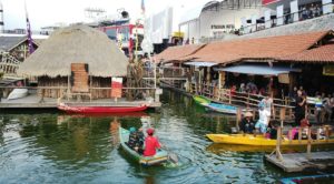 Lokasi dan Harga Tiket Masuk Pasar Apung Nusantara Batu Malang, Serunya Berkeliling Pasar Dengan Naik Perahu