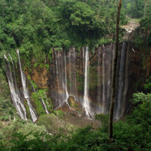 Alamat dan Rute Menuju Air Terjun Tumpak Sewu Lumajang, Surga Wisata Yang Tersembunyi di Jawa Timur
