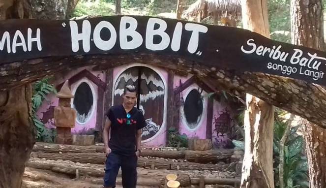 rumah hobbit jogja