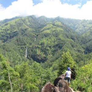Lokasi dan Rute Menuju Bukit Watu Lawang Nganjuk, Serunya Menikmati Keindahan Alam Kota Angin Dari Atas Tebing