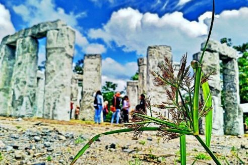 Harga Tiket Masuk Dan Lokasi Stonehenge Cangkringan, Spot Wisata Terbaru di Jogja Ala Inggris