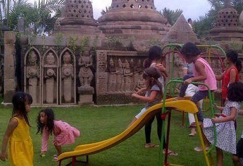 Lokasi dan Harga Tiket Masuk Big Garden Corner Bali, Pesona Taman Indah Yang Tak Pantas Untuk Dilewatkan