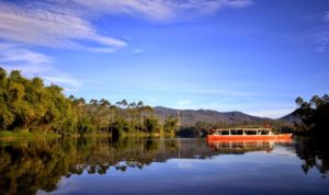 Lokasi dan Harga Tiket Masuk Situ Cileunca Pangalengan, Danau Cantik Yag Tenang  dengan Warna Air Biru