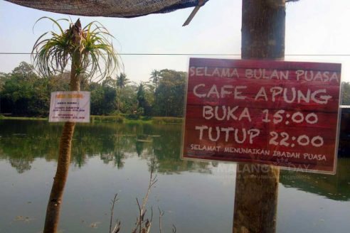 Lokasi dan Jam Buka Cafe Apung Kepanjen Malang, Serunya Menikmati Kuliner Sambil Mengapung Diatas Air