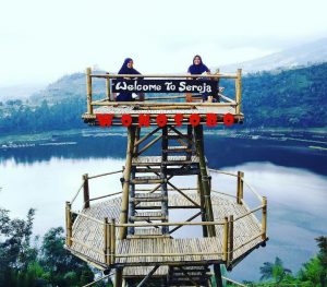 Harga Tiket Masuk dan Alamat Bukit Seroja Wonosobo, Destinasi Wisata Alam dengan View Danau Nan Memukau