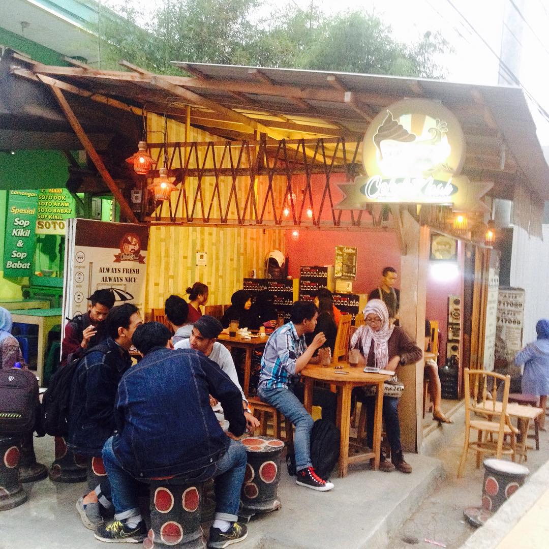 Jam buka dan Alamat Cokelat Klasik Café and Garden Malang