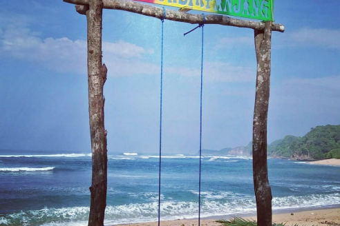 Lokasi dan Harga Tiket Masuk Pantai Pasir Panjang Malang, Suguhan Keindahan Pantai Yang Masih Terjaga Keasriannya