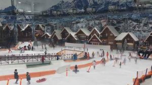 Jam Buka dan Harga Tiket Snow World Juanda Bekasi, Spot Wisata Baru Untuk Menikmati Salju