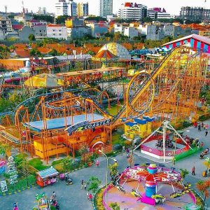 Lokasi dan Jam Buka Surabaya Carnival, Theme Park dengan Puluhan Wahana Yang Siap Dicoba