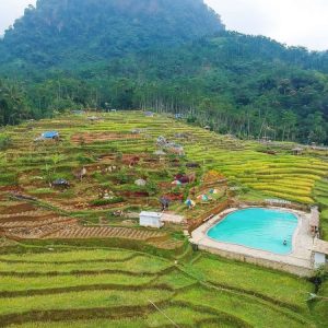Lokasi dan Harga Tiket Masuk Pagubugan Melung Banyumas, Nikmati Serunya Berenang Ditengah Perbukitan