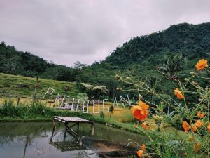 Lokasi dan Harga Tiket Masuk Pagubugan Melung Banyumas, Nikmati Serunya Berenang Ditengah Perbukitan