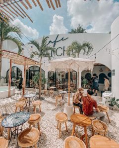 Jam Buka dan Harga Menu Litchi Cafe Malang, Cafe Instagramable Ala Santorini