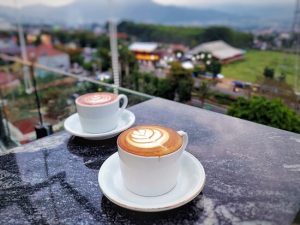 Alamat dan Daftar Harga Menu Awang-Awang Sky Lounge & Bar Batu, Cafe Asyik dengan View Epic
