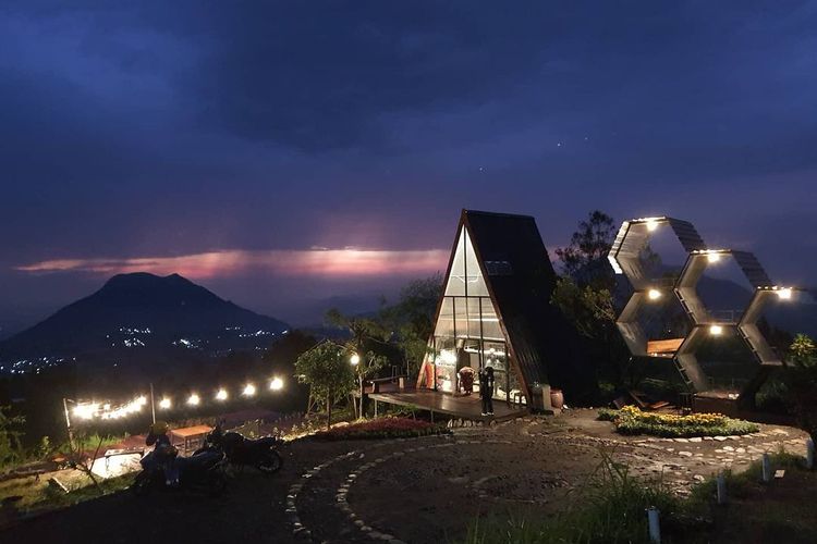 Lokasi dan Harga Tiket Masuk Merbabu View Cafe Semarang, Spot Baru Untuk Sambut Sunrise dan Sunset
