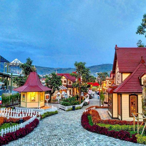 Lokasi dan Harga Tiket Masuk Floating Market Lembang, Tempat Nongkrong Seru Yang Instagramable