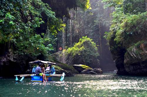 5 Tempat Wisata Di Jawa Barat Populer Yang Dijamin Membuat Liburan Kalian Semakin Mengesankan Daka Tour