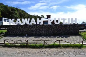 Kawah Putih Ciwidey, Tempat Wisata di Jawa Barat Yang Membuatmu Enggan Untuk Beranjak Darinya