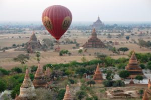 Bagan, Tempat Wisata Alam Di Myanmar Yang Menyajikan Keindahan Balon Udara Dan Matahari Terbenam