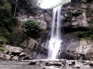Lokasi dan Rute Air Terjun Curug Gede Gunungkidul, Curug Indah Mempesona Yang Sedang Hits dari Jogja