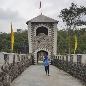 Lokasi dan Rute Menuju The Lost World Castle Sleman, Destinasi Wisata Unik Mirip Tembok Besar Cina