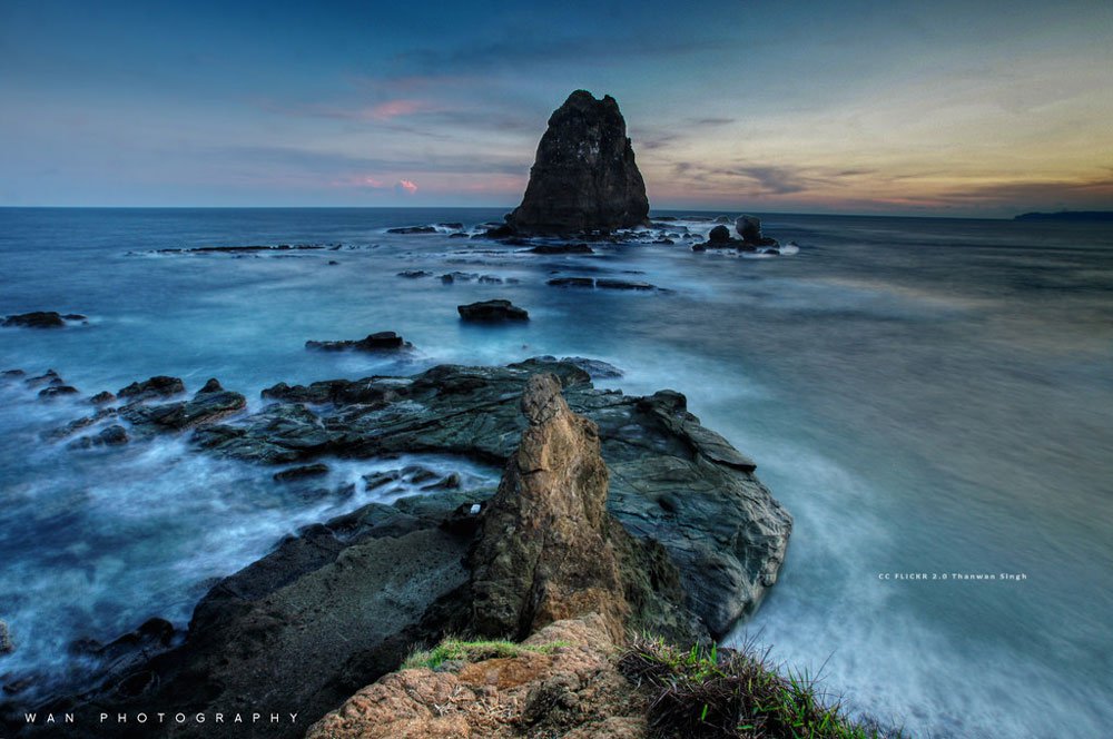 Harga Tiket Masuk dan Lokasi Pantai Papuma Jember, Surga ...