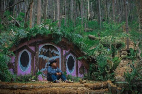 Alamat dan Harga Tiket Masuk Rumah Hobbit Jogja, Destinasi Wisata Baru di Bantul Rasa New Zealand