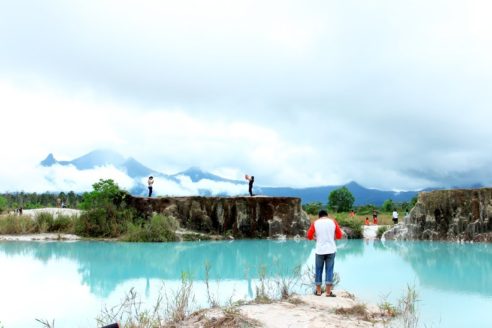 Rute dan Lokasi Danau Biru Nes XII, Pesona Wisata Alam Yang Sangat Mempesona dari Kalimantan Selatan