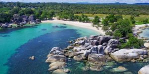 Lokasi dan Rute Menuju Pantai Tanjung Tinggi, Eksotisme Tempat Wisata Pantai dari Bangka Belitung