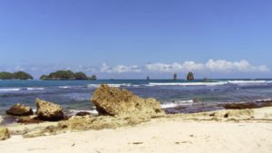 Alamat dan Lokasi Pantai Watu Pecah Malang, Spot Wisata Baru Yang Menjadi Favorit Traveller