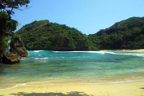 Lokasi dan Harga Tiket Masuk Teluk Bidadari Malang, Destinasi Wisata Liburan Bersama Keluarga