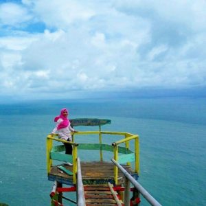 Harga Tiket Masuk dan Alamat Bukit Hud Karang Bolong Kebumen, Spot Wisata Terbaru Dengan View Laut Lepas