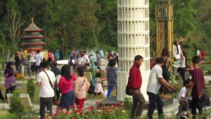 Lokasi dan Harga Tiket Masuk The World Landsmarks Merapi Park, Spot Wisata Baru di Jogja dengan Berbagai Landmark di Dunia