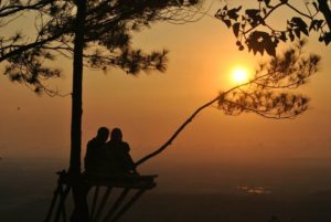 Lokasi dan Harga Tiket Masuk Puncak Becici Dlingo, Spot Wisata Romantis Untuk Menikmati Sunset