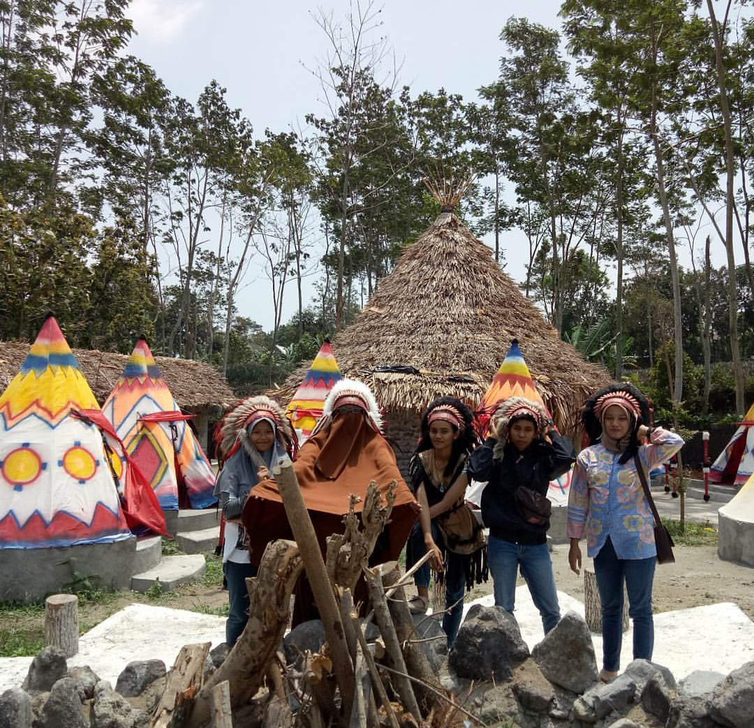 Lokasi Dan Harga Tiket Masuk Kampung Indian Ngancar Spot Wisata Ngehits Terbaru Di Kota Kediri Daka Tour