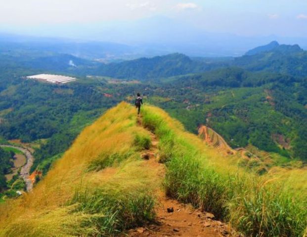 Lokasi dan Harga Tiket Masuk Gunung Batu Jonggol Bogor