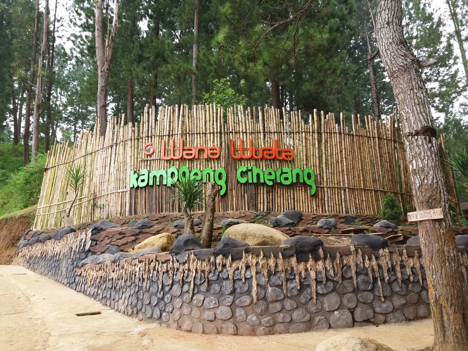 Tiket Masuk dan Alamat Kampoeng Ciherang Sumedang, Wisata Alam