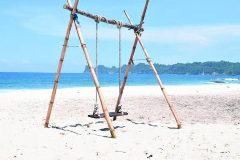 Lokasi dan Harga Tiket Masuk Pantai Sendiki Malang, Destinasi Wisata Pantai Yang Cocok Untuk Bersantai