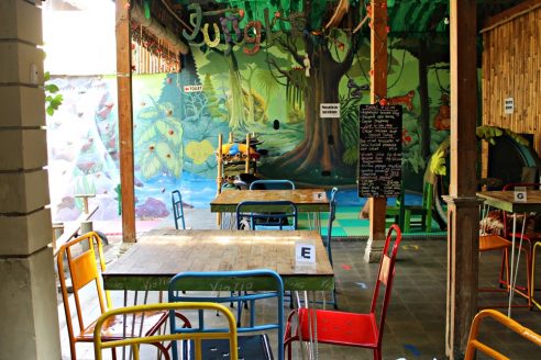 Lokasi dan Jam Buka Taman Kenyang Sumringah Jogja, Cafe Unik dengan Aneka Spot Foto Menarik