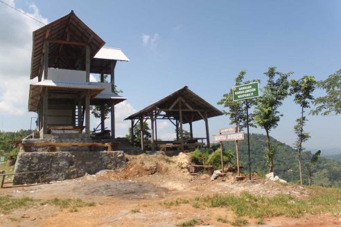 Lokasi dan Harga Tiket Masuk Bukit Watu Amben Jogja, Pesona Keindahan Tempat Wisata dengan View Alam