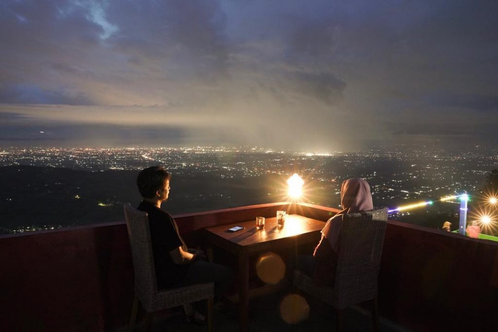 Tempat Makan yang pas Buat Liat Sunrise Selain di Borobudur