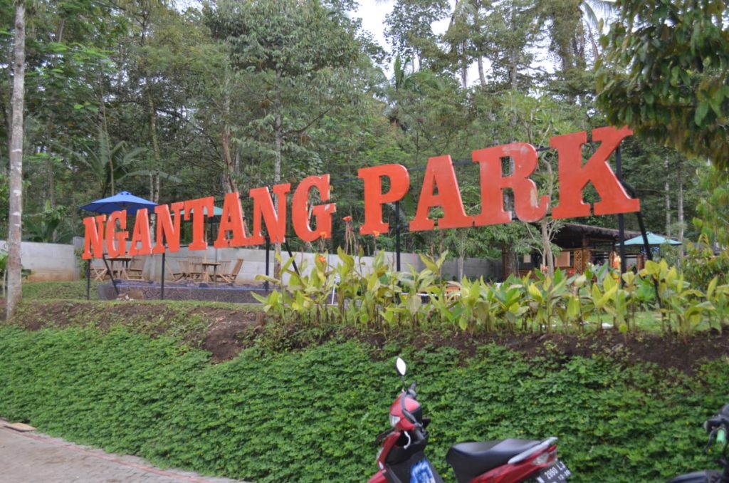Harga Tiket dan Jam Buka Ngantang Park Malang, Persembahan ...