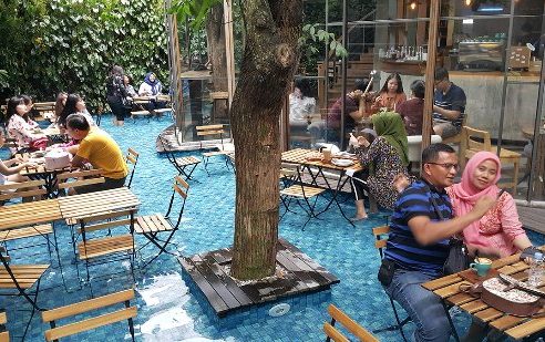 Harga Menu dan Lokasi One Eighty Coffee Bandung, Serunya Menikmati Kopi Sambil Bermain Air