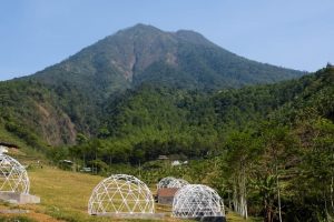 Rute Dan Harga Tiket Masuk Lembah Indah Malang, Serunya Glamping Di Bawah Kaki Gunung Kawi