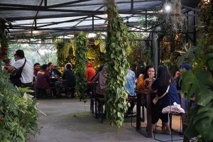 Jam Buka dan Alamat Carik Cenik Malang Cafe & Resto, Serunya Menikmati Kopi Dalam Kebun